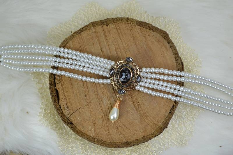 Kropfkette „Vintage-Lover" - Gräulich, Fünfreihig Kropfkette „Vintage-Lover" - Gräulich, Fünfreihig von Herzlichaufgebrezelt