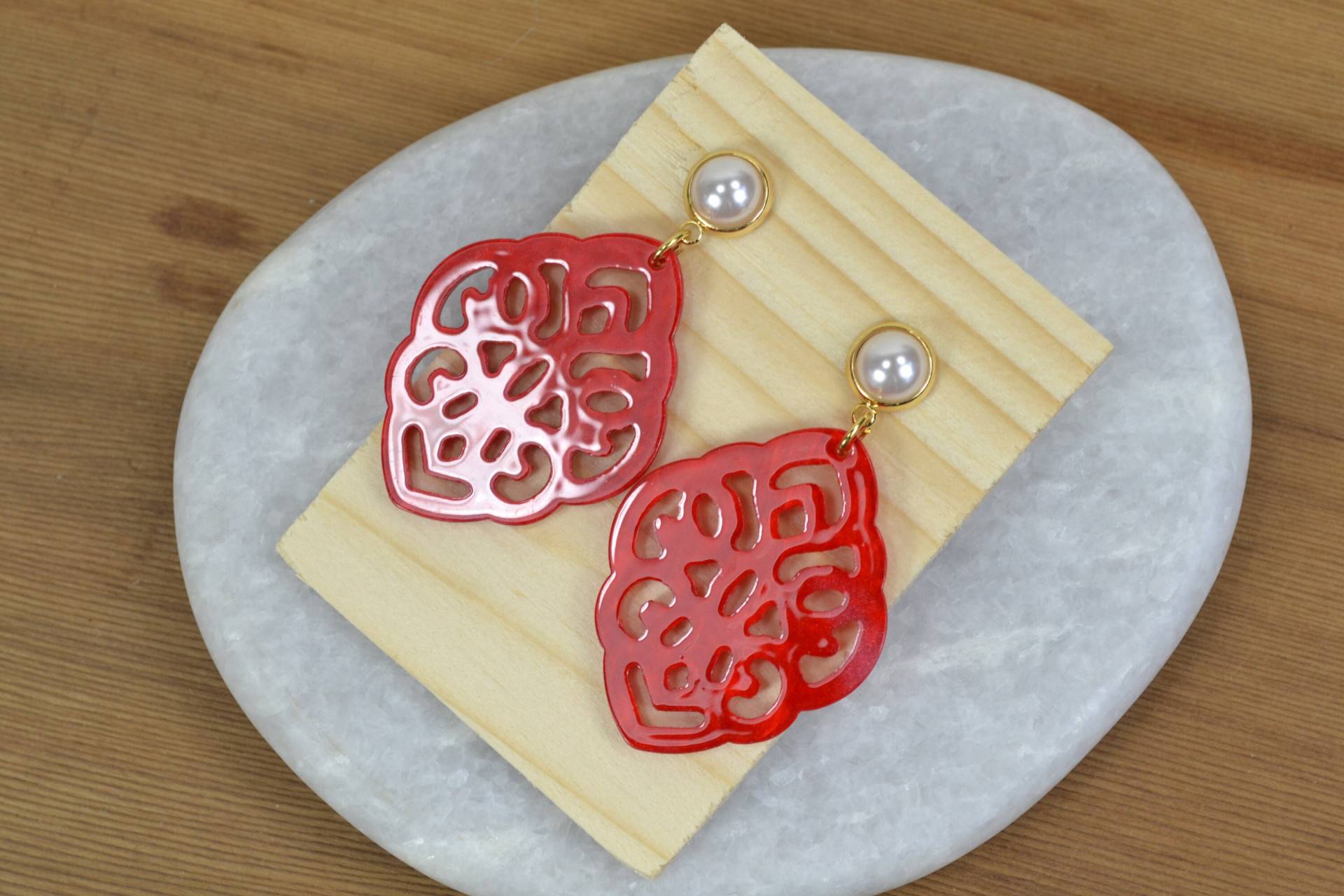 Resin-Ohrhänger "Ornament" - Knalliges Rot Resin-Ohrhänger "Ornament" - Knalliges Rot von Herzlichaufgebrezelt