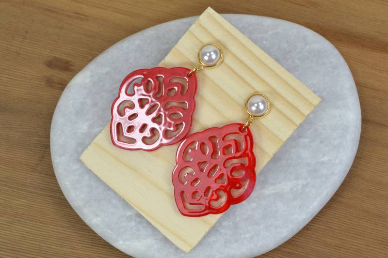 Resin-Ohrhänger "Ornament" - Knalliges Rot Resin-Ohrhänger "Ornament" - Knalliges Rot von Herzlichaufgebrezelt