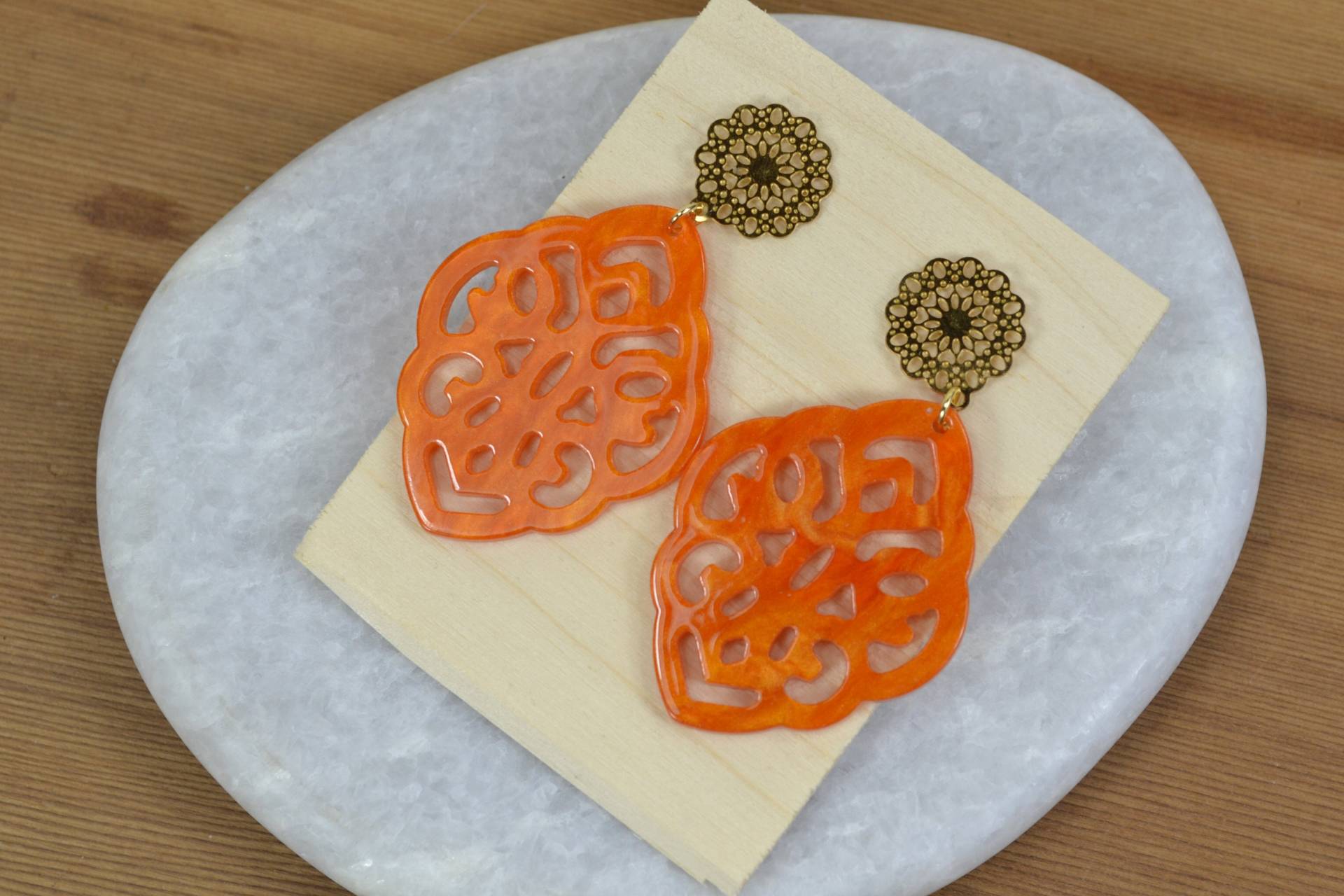 Resin-Ohrhänger "Ornament" - Sunny Orange Resin-Ohrhänger "Ornament" - Sunny Orange von Herzlichaufgebrezelt