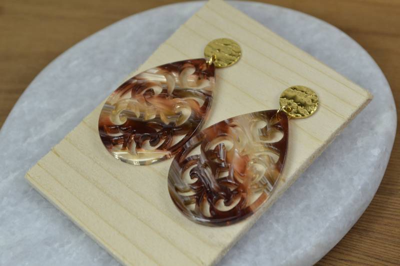 Resin-Ohrhänger "Tropfen" - Braun Marmoriert Resin-Ohrhänger "Tropfen" - Braun Marmoriert von Herzlichaufgebrezelt