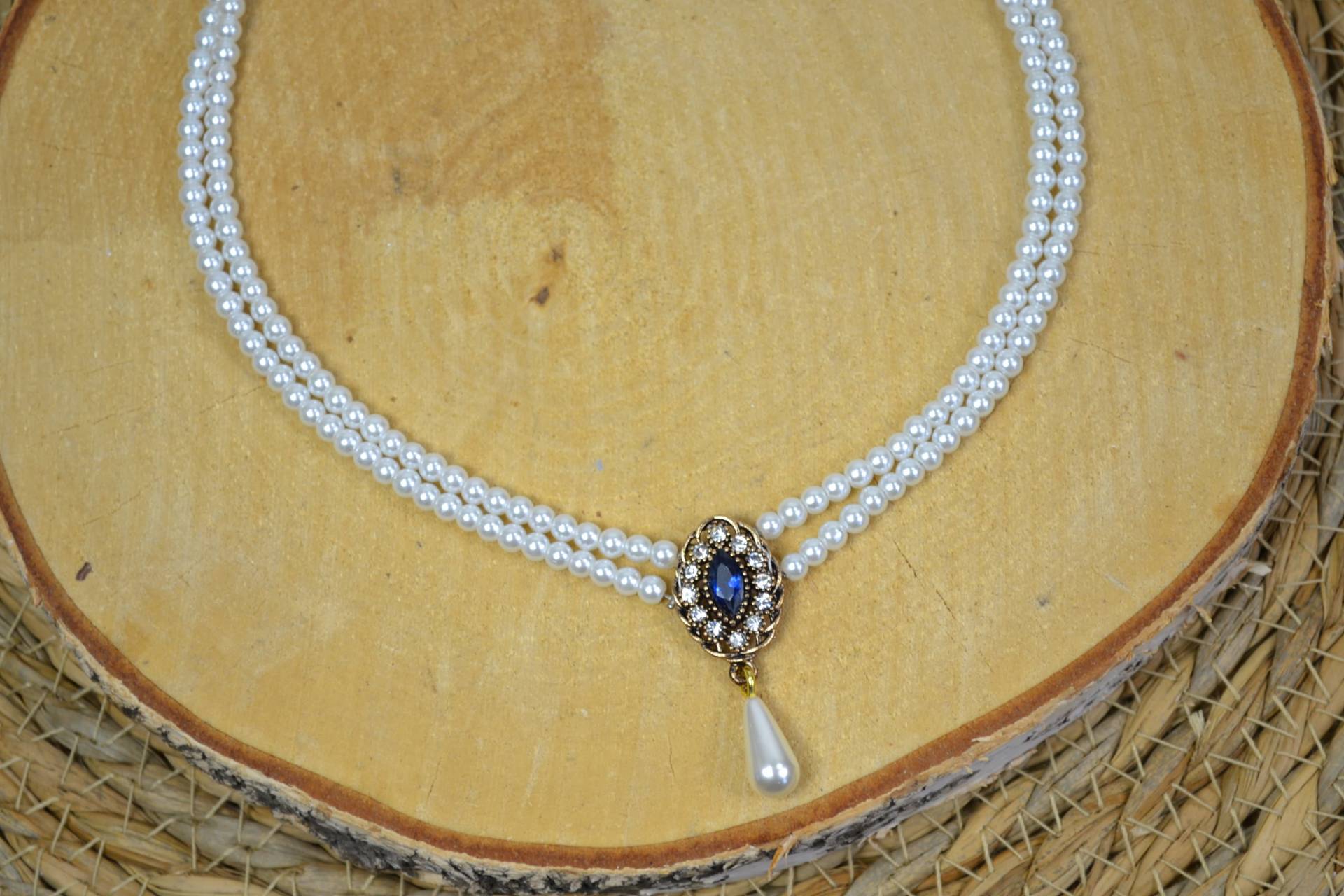 Zweireihiges Trachtencollier "Vintagelover" - Mit Bläulichen Mittelteil Zweireihiges Trachtencollier "Vintagelover" - Mit Bläulichen Mittelteil von Herzlichaufgebrezelt
