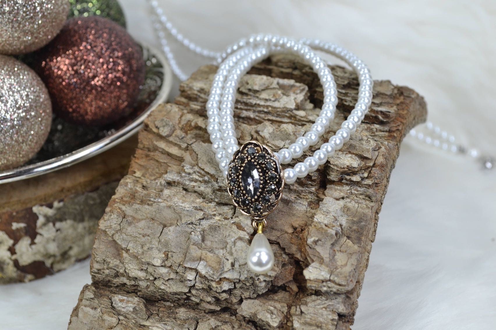 Zweireihiges Trachtencollier "Vintagelover" - Mit Gräulichen Mittelteil Zweireihiges Trachtencollier "Vintagelover" - Mit Gräulichen Mittelteil von Herzlichaufgebrezelt