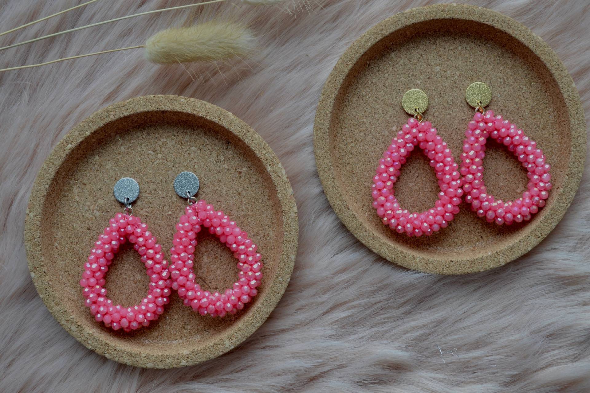 statementohrringe "Perlentropfen" Aus Feinen Glasperlen - Knalliges Candypink statementohrringe "Perlentropfen" Aus Feinen Glasperlen - Knalliges Candypink von Herzlichaufgebrezelt