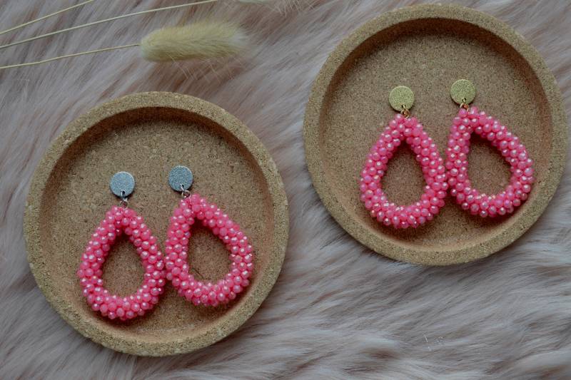 statementohrringe "Perlentropfen" Aus Feinen Glasperlen - Knalliges Candypink statementohrringe "Perlentropfen" Aus Feinen Glasperlen - Knalliges Candypink von Herzlichaufgebrezelt