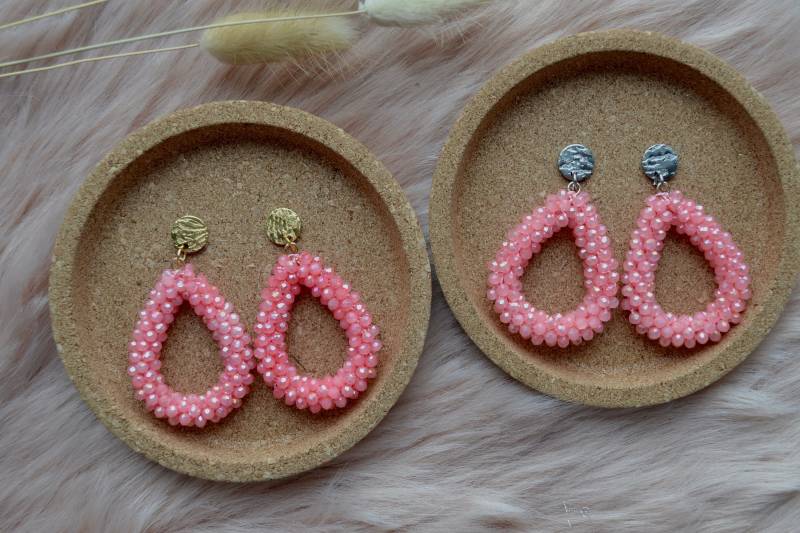 statementohrringe "Perlentropfen" Aus Feinen Glasperlen - Leichtes Candypink statementohrringe "Perlentropfen" Aus Feinen Glasperlen - Leichtes Candypink von Herzlichaufgebrezelt
