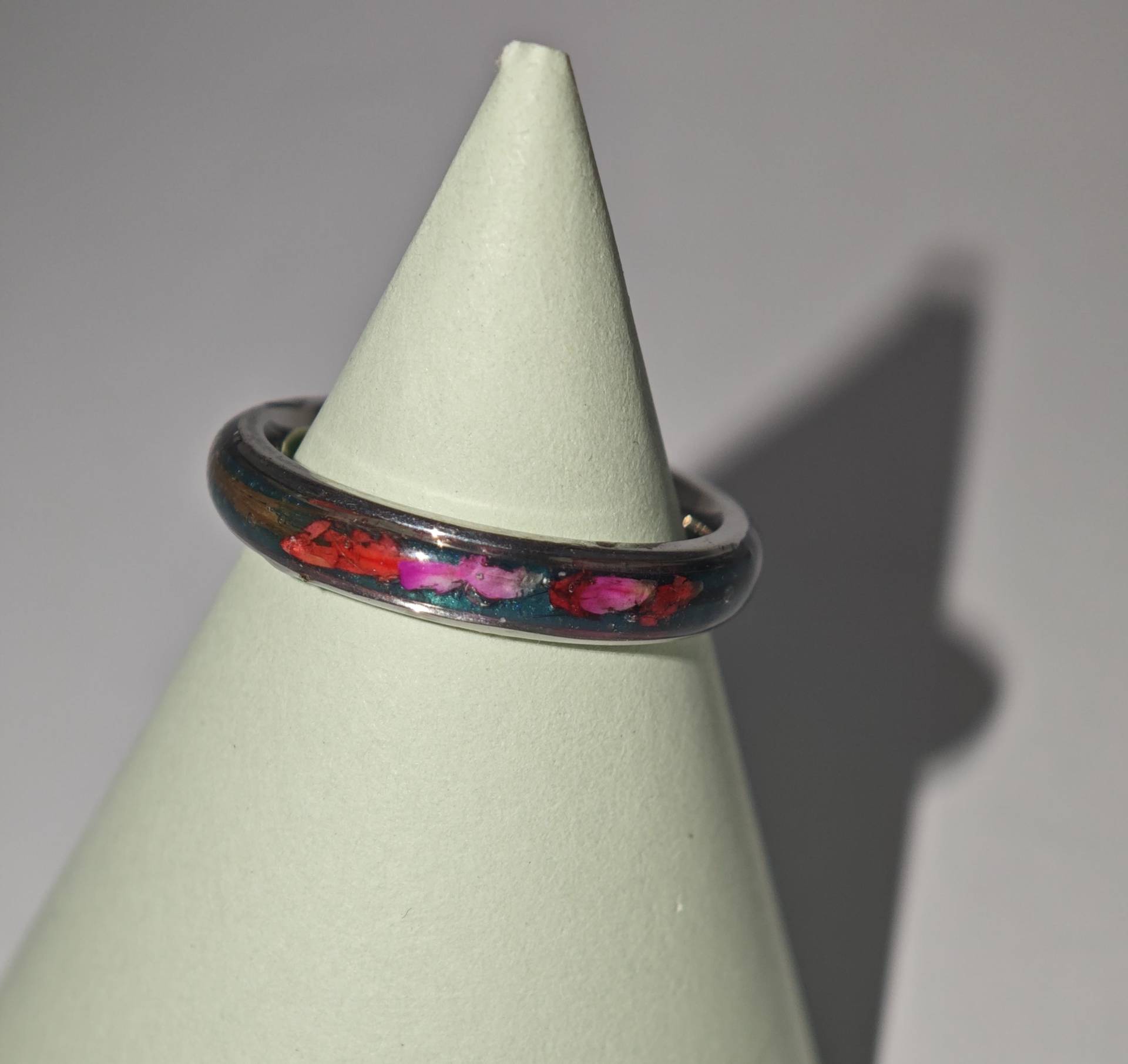 Erinnerungsring Aus Edelstahl Mit Tierhaar Oder Tierasche - Handgefertigt in Liebevoller Detailarbeit Erinnerungsring Aus Edelstahl Mit Tierhaar Oder Tierasche - Handgefertigt in Liebevoller Detailarbeit von HerzsDesign