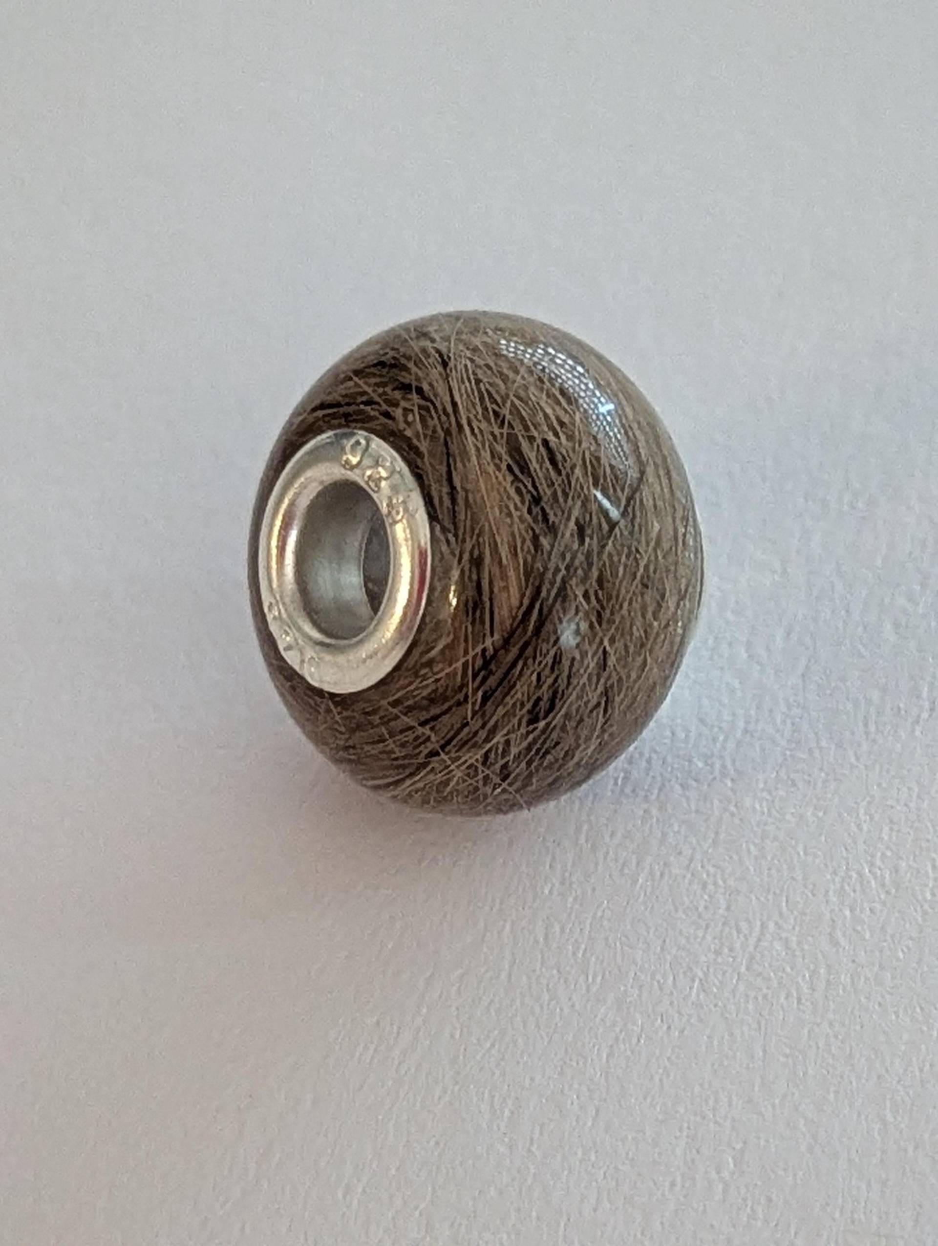 Großlochperle Mit Tierhaar in Epoxidharz von HerzsDesign