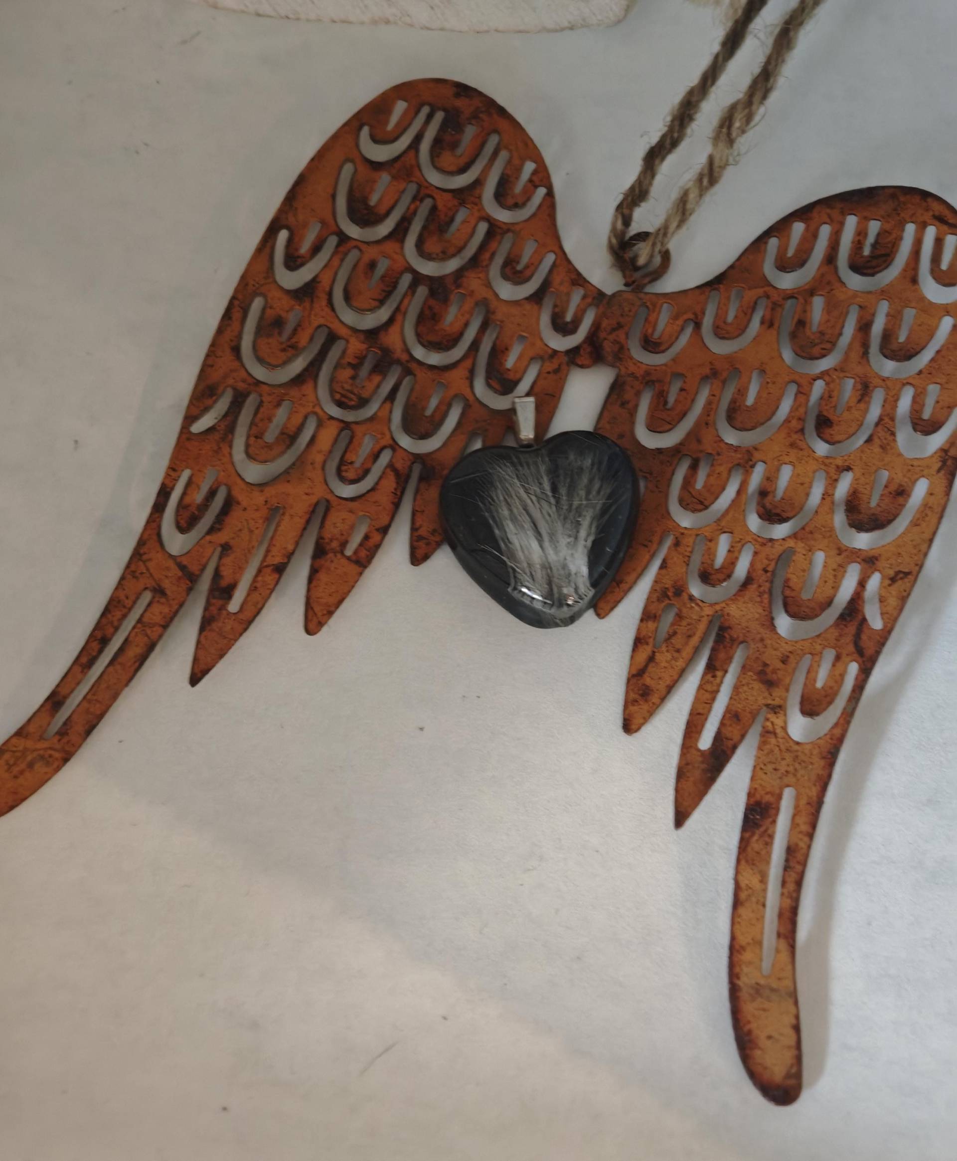 Handgearbeiteter Herz Anhänger Mit Dem Fell Deines Tieres Aus Epoxidharz Handgearbeiteter Herz Anhänger Mit Dem Fell Deines Tieres Aus Epoxidharz von HerzsDesign