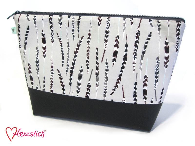 Kulturtasche "Black Feathers" von Herzstich