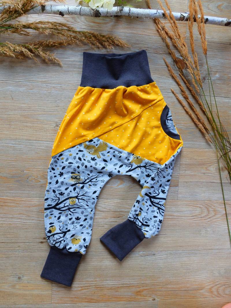 Größe 104 - 110, Kinderpumphose, Eulen Und Sterne, Grau/Gelb, Jersey, Jungs, Mädchen von HerzstichKreationen