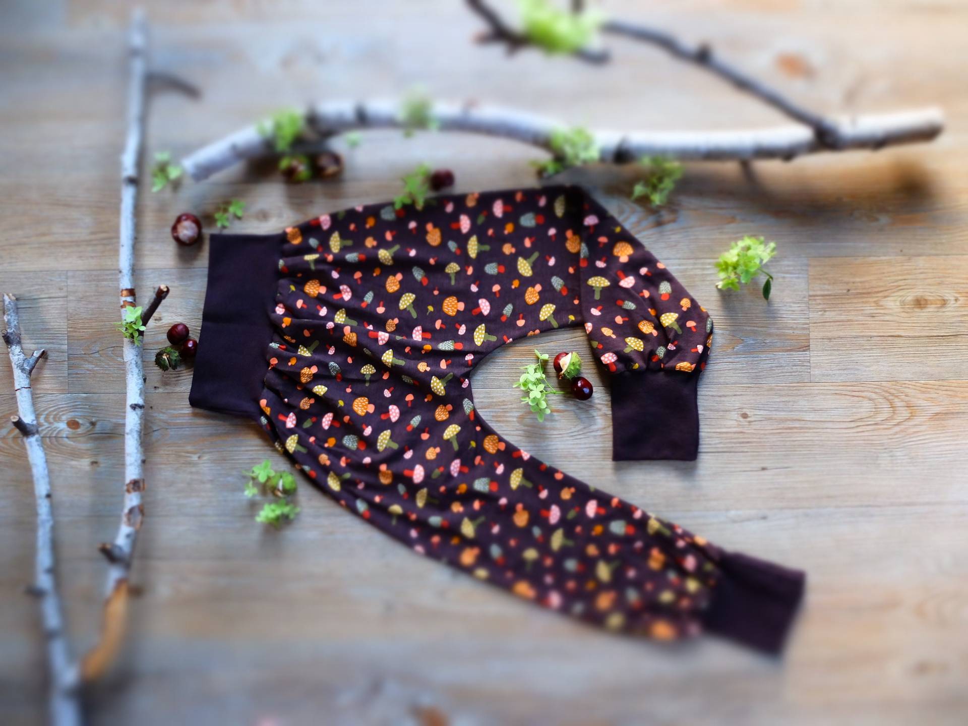 Größe 134, Kinderpumphose, Pilze, Braun/Grün, Jersey, Mädchen, Jungs von HerzstichKreationen