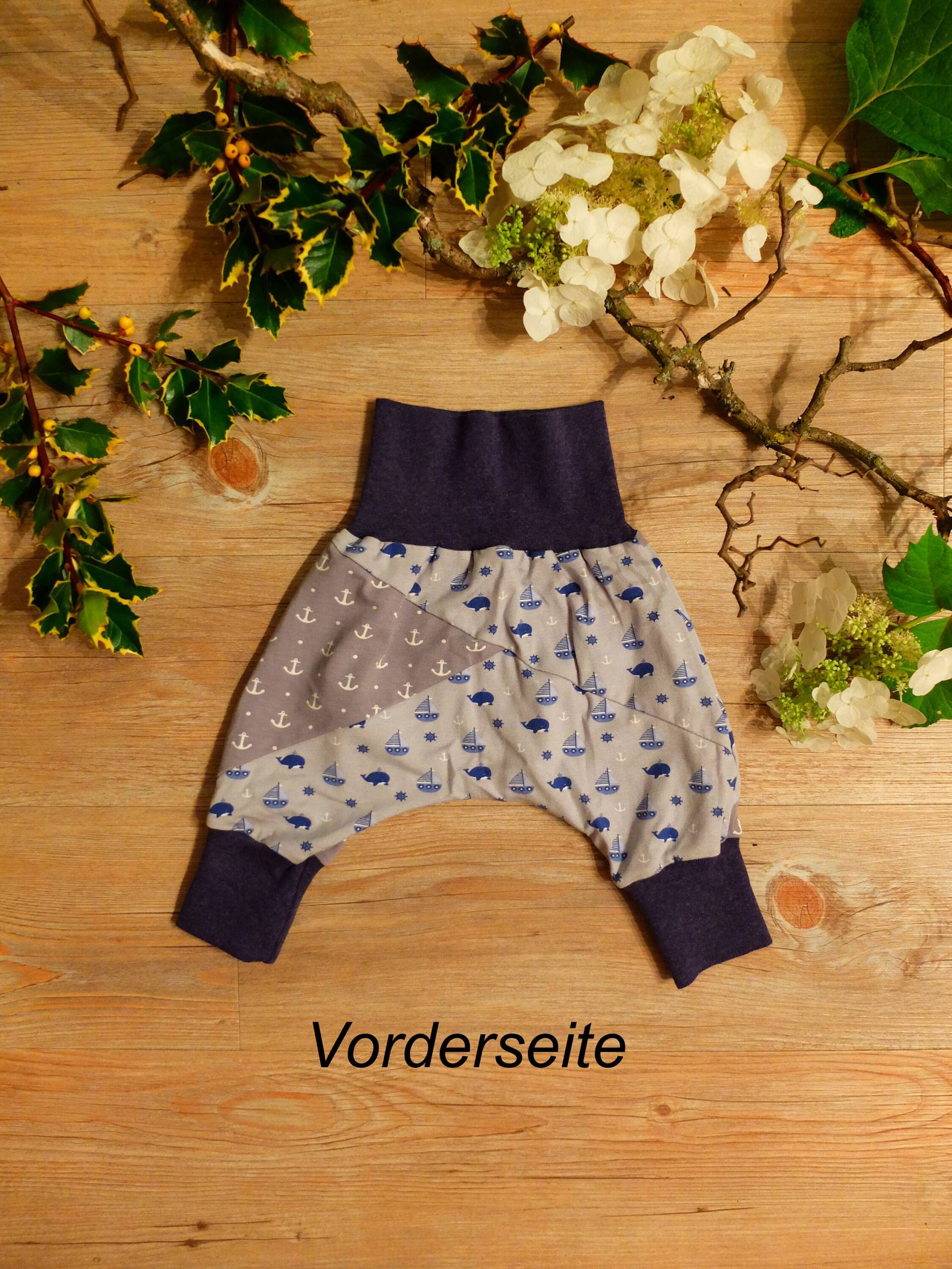 Größe 56 - 62, Baby-/Kinderpumphose, Anker Und Boote, Jungs, Grau/Blau, Jersey von HerzstichKreationen