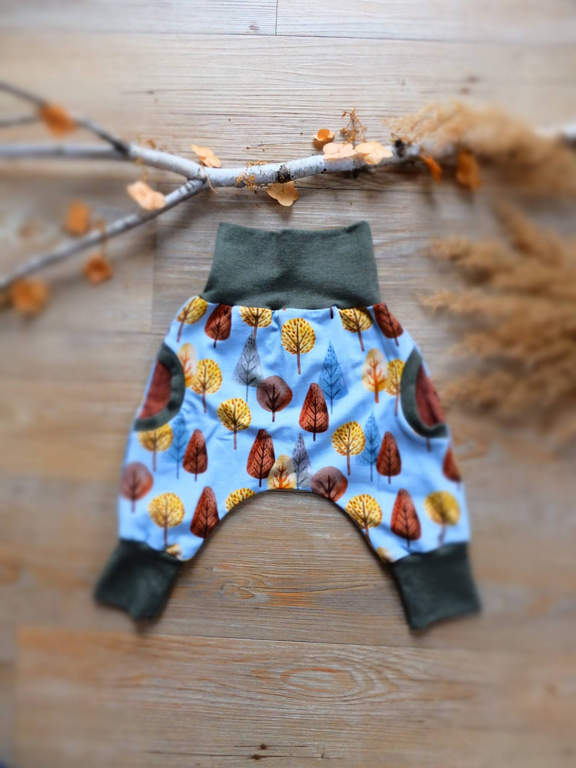 Größe 68 - 74, Baby-/Kinderpumphose, Mädchen, Jungs, Grün/Gelb/Braun, Bäume, French Terry von HerzstichKreationen