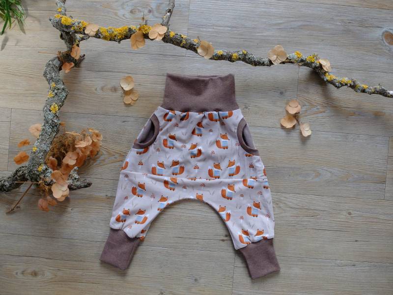 Größe 80 - 86, Kinderpumphose, Füchse Und Pilze, Braun/Beige, Jungs, Mädchen, Jersey von HerzstichKreationen