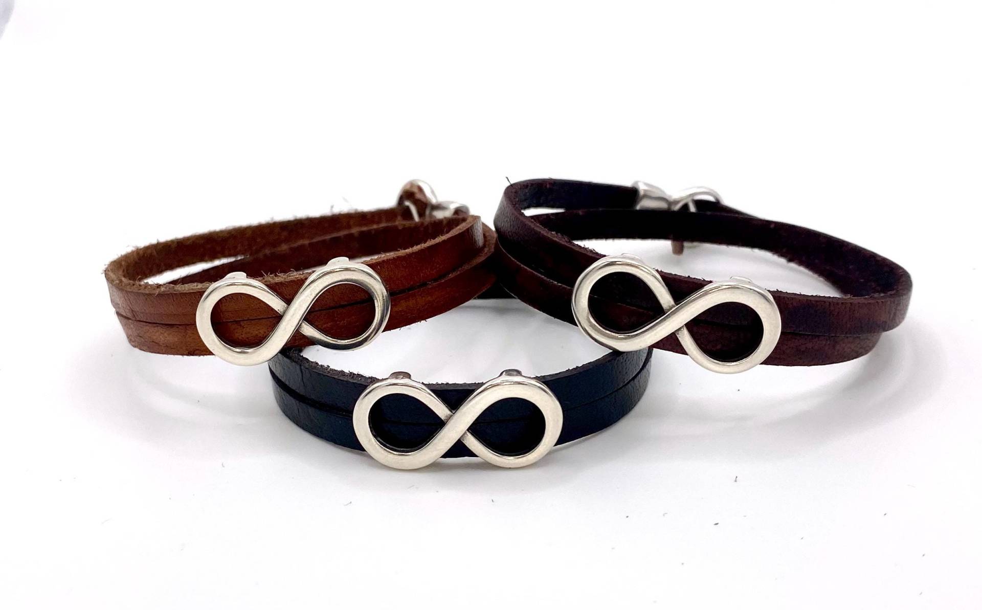 Handgemachtes Lederarmband Mit Unendlichkeit Groß, Verstellbares Armband Für Damen Und Herren. Schmuck -Geschenk-Leder von HerzstueckeVonKatja