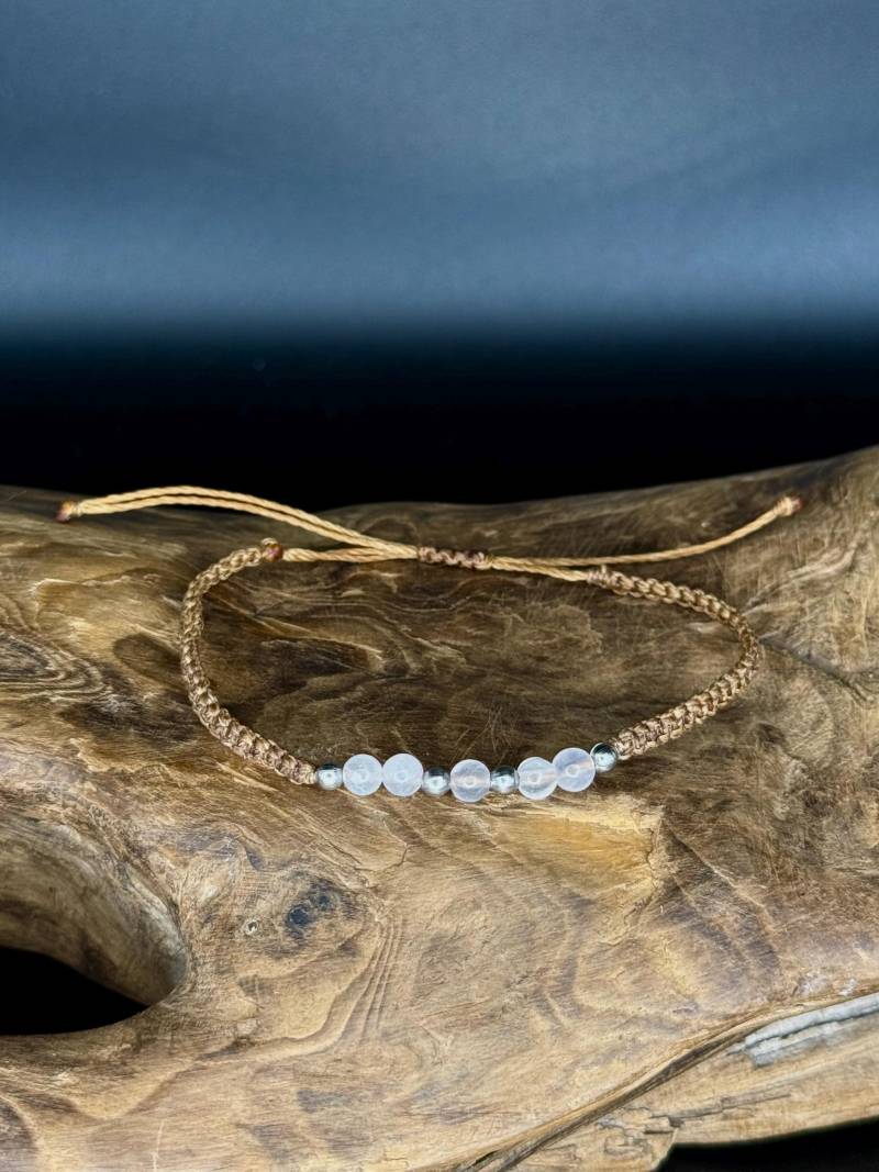 Makramee Armband Rosenquarz, Mittelbraunes Garn, Edelstein Liebe & Herzchakra, Heilstein Schmuck Handgemacht, Geschenk Für Sie von HerzstueckeVonKatja