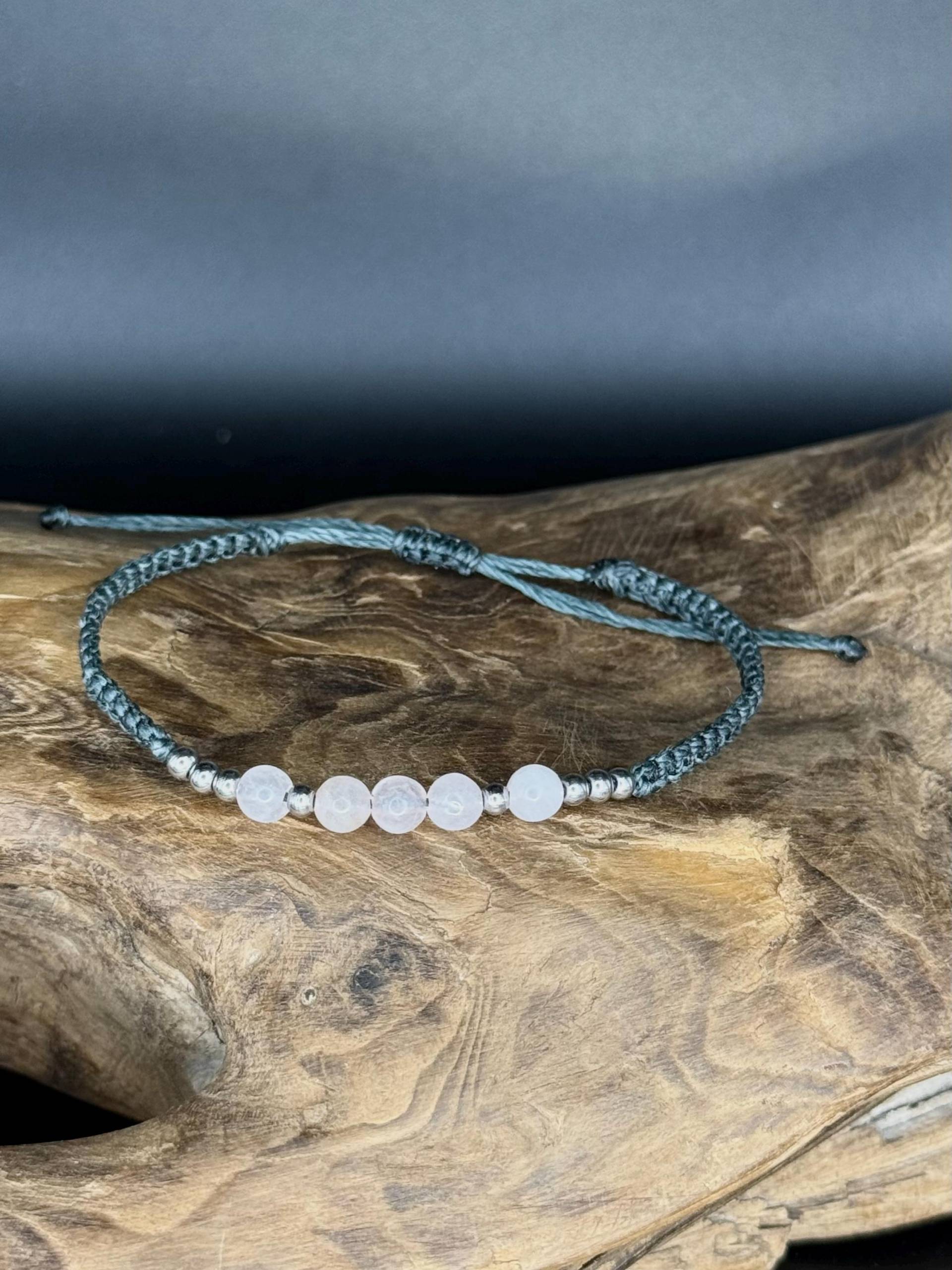 Makramee Armband Rosenquarz, Rauchblaues Garn, Edelstein, Liebe & Herzchakra, Heilstein Schmuck Handgemacht, Geschenk Für Sie von HerzstueckeVonKatja
