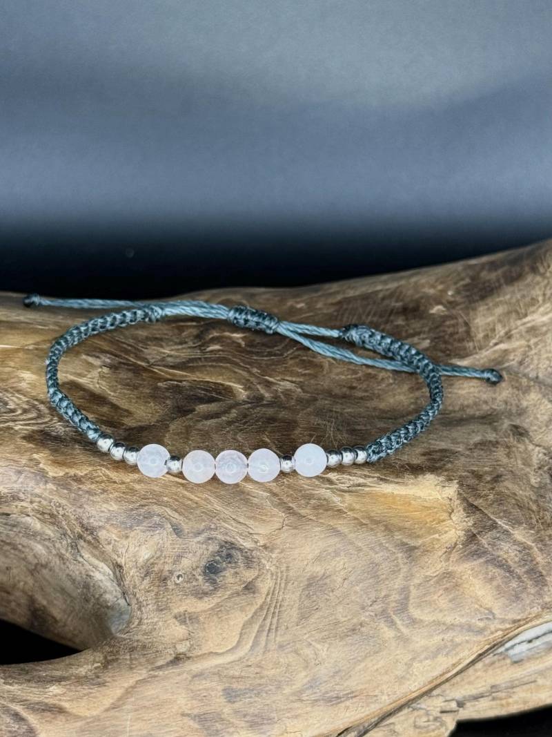 Makramee Armband Rosenquarz, Rauchblaues Garn, Edelstein, Liebe & Herzchakra, Heilstein Schmuck Handgemacht, Geschenk Für Sie von HerzstueckeVonKatja