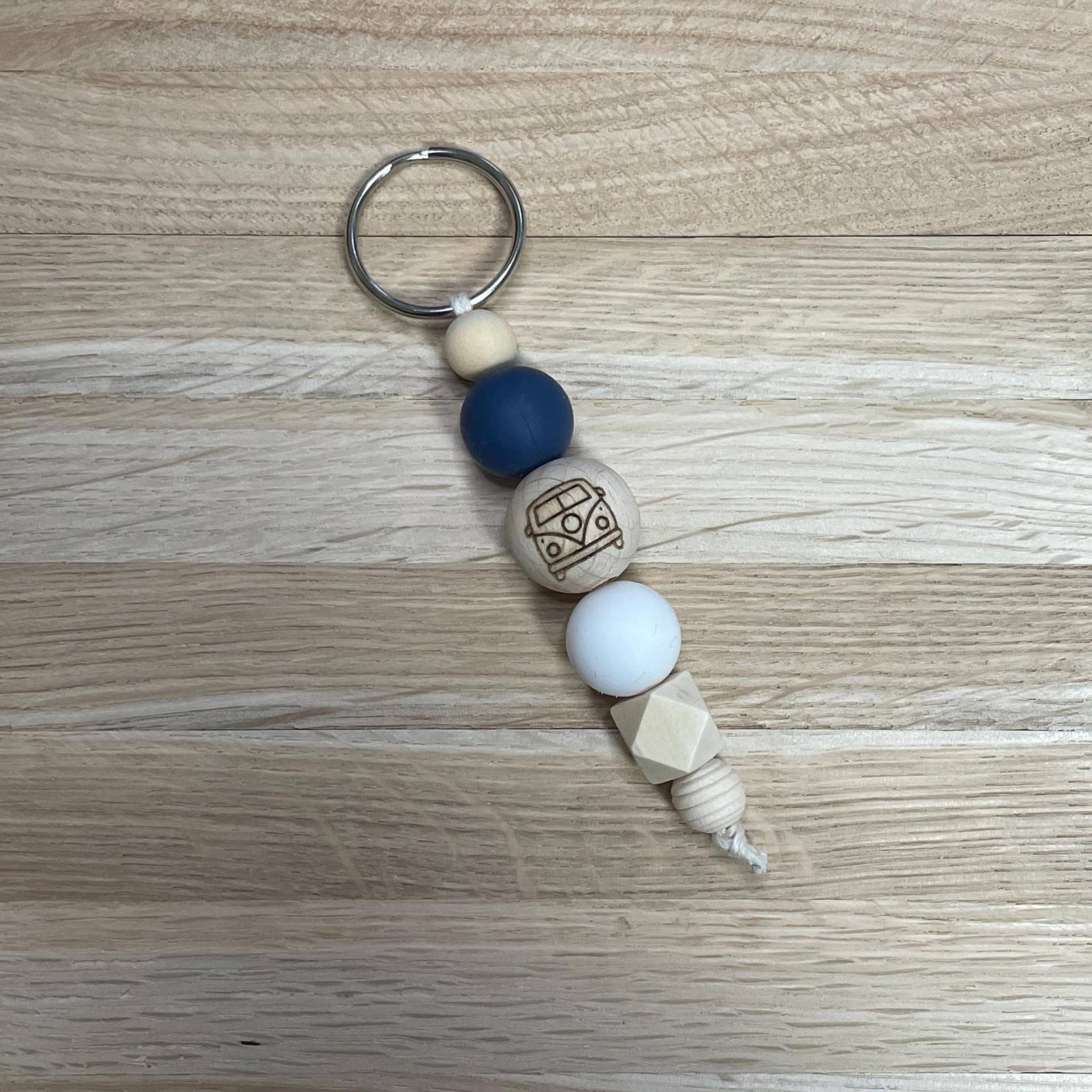 Schlüsselanhänger - Holz Bulli Bus Camper Weis Blau Beige Accessoires Geschenk Schlüsselanhänger - Holz Bulli Bus Camper Weis Blau Beige Accessoires Geschenk von HerzstueckevonJulia
