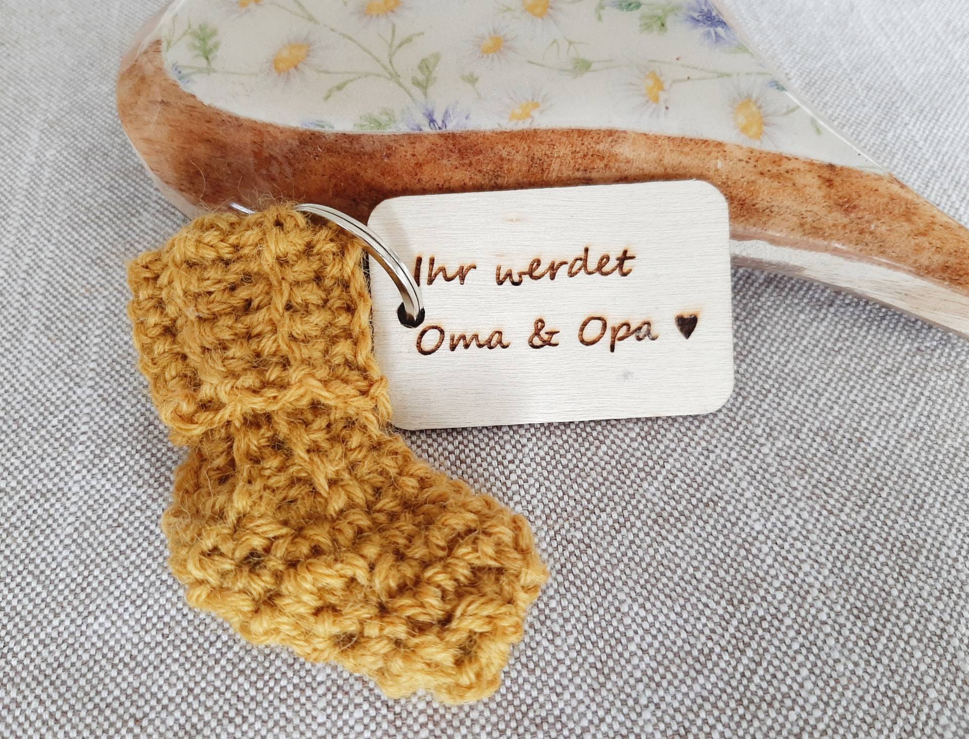 Schwangerschaft Verkündung, Minisöckchen, Gehäkelt, Du Wirst Papa, Opa, Oma, Baby, Schwanger, Socke, Verkünden, Oma Schwangerschaft Verkündung, Minisöckchen, Gehäkelt, Du Wirst Papa, Opa, Oma, Baby, Schwanger, Socke, Verkünden, Oma von Herzstueckla