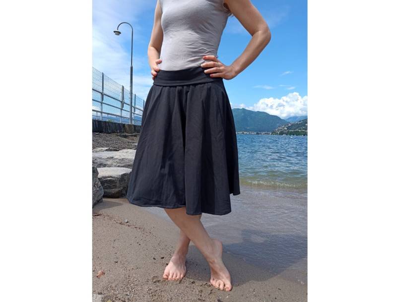 Schwarzer Rock Sweat Herz Und Karo Damen 36 - 46 Sweatrock Schwarz von HerzundKaro