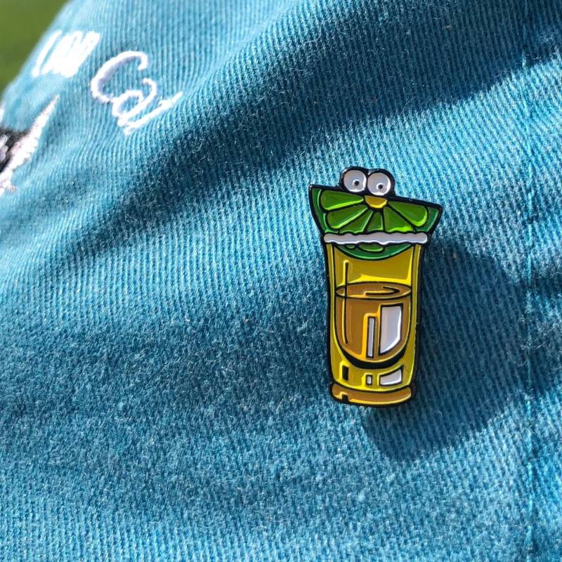 Tequila Me Softly - Cartoon Emaille Pin von HesterPins