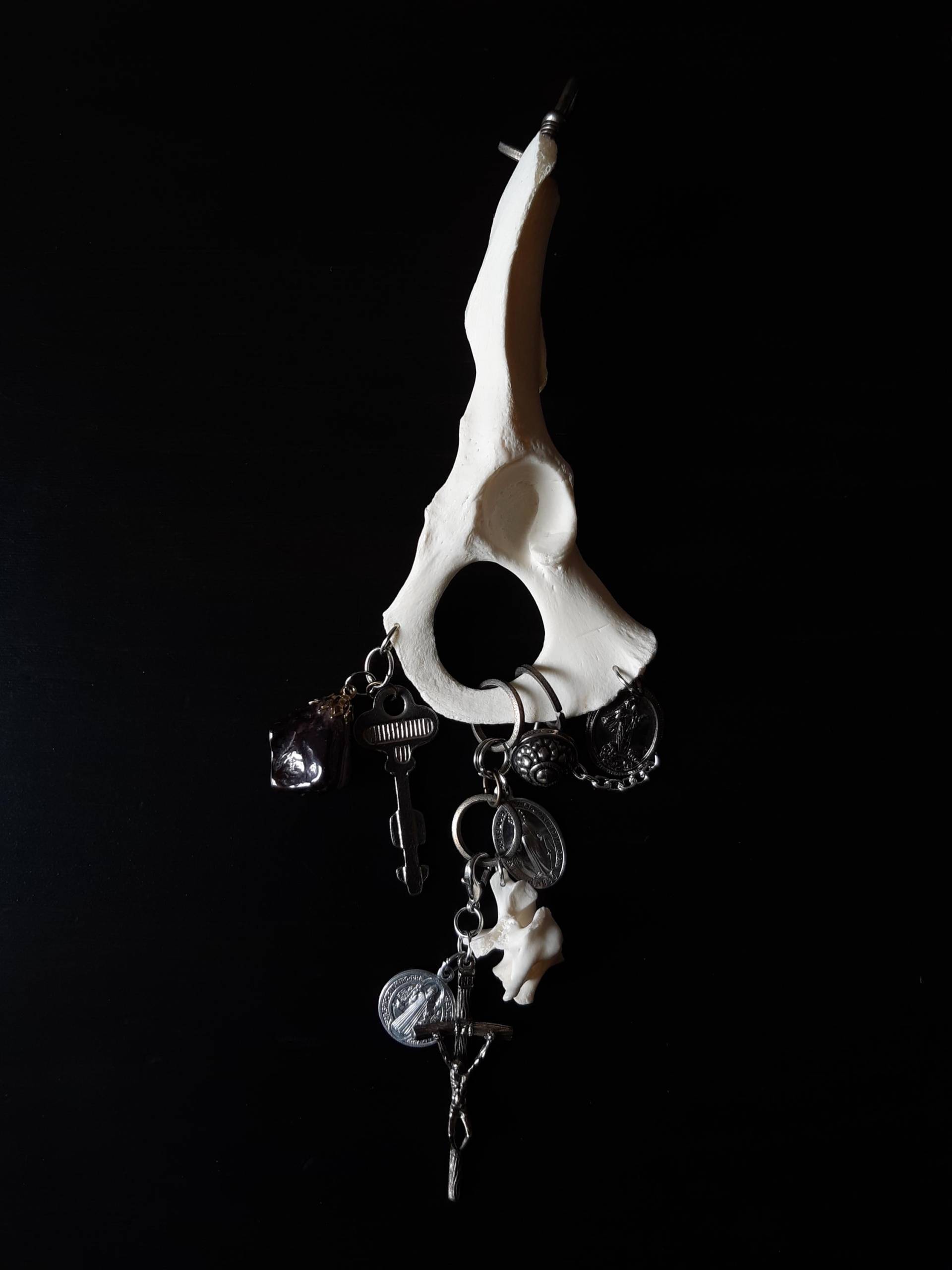 Knochen-Anhänger, Knochen Schmuck, Witchy Kette, Vulture Culture, Religiöse Anhänger, Gothic Schmuck Knochen-Anhänger, Knochen Schmuck, Witchy Kette, Vulture Culture, Religiöse Anhänger, Gothic Schmuck von HexNwerk