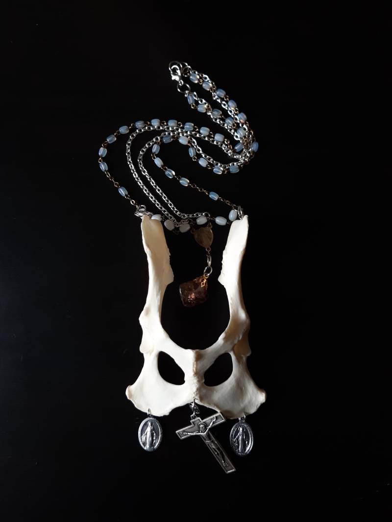 Knochen-Halskette, Knochen-Schmuck, Witchy Schmuck, Witchy-Halskette, Knochen Kette, Vulture Kultur, Religiöse Anhänger, Gothic Schmuck von HexNwerk