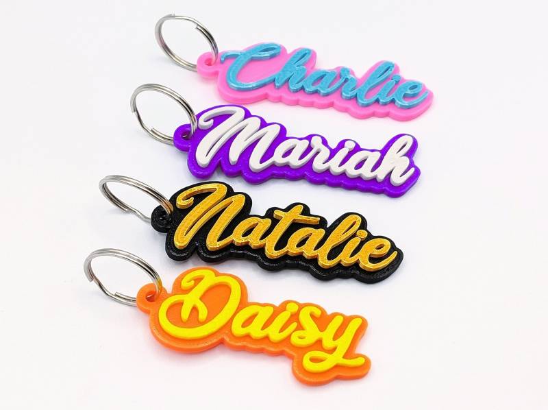 3D Personalisierter Zweifarbiger Schlüsselanhänger Curlycue Font - Gedruckter Benutzerdefinierter Name Lanyard/Reißverschluss Namensschild von Hexagizmo