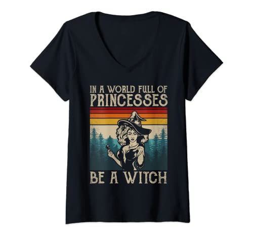 Damen In A World Full Of Princesses Be A Witch Retro Hexe T-Shirt mit V-Ausschnitt Damen In A World Full Of Princesses Be A Witch Retro Hexe T-Shirt mit V-Ausschnitt von Hexen Geschenke Damen Wicca Kleidung Frauen