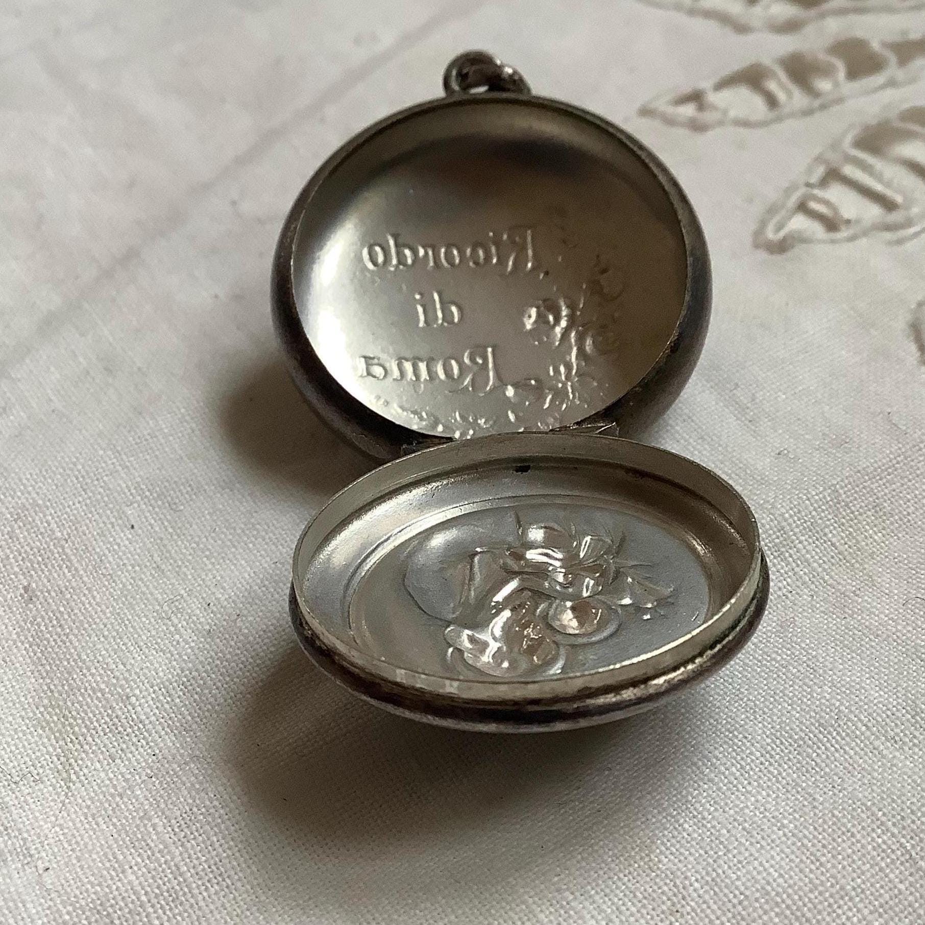 Antikes Religiöses Medaillon Zum Aufklappen Kommunion Antikes Religiöses Medaillon Zum Aufklappen Kommunion von HexenbesenShop