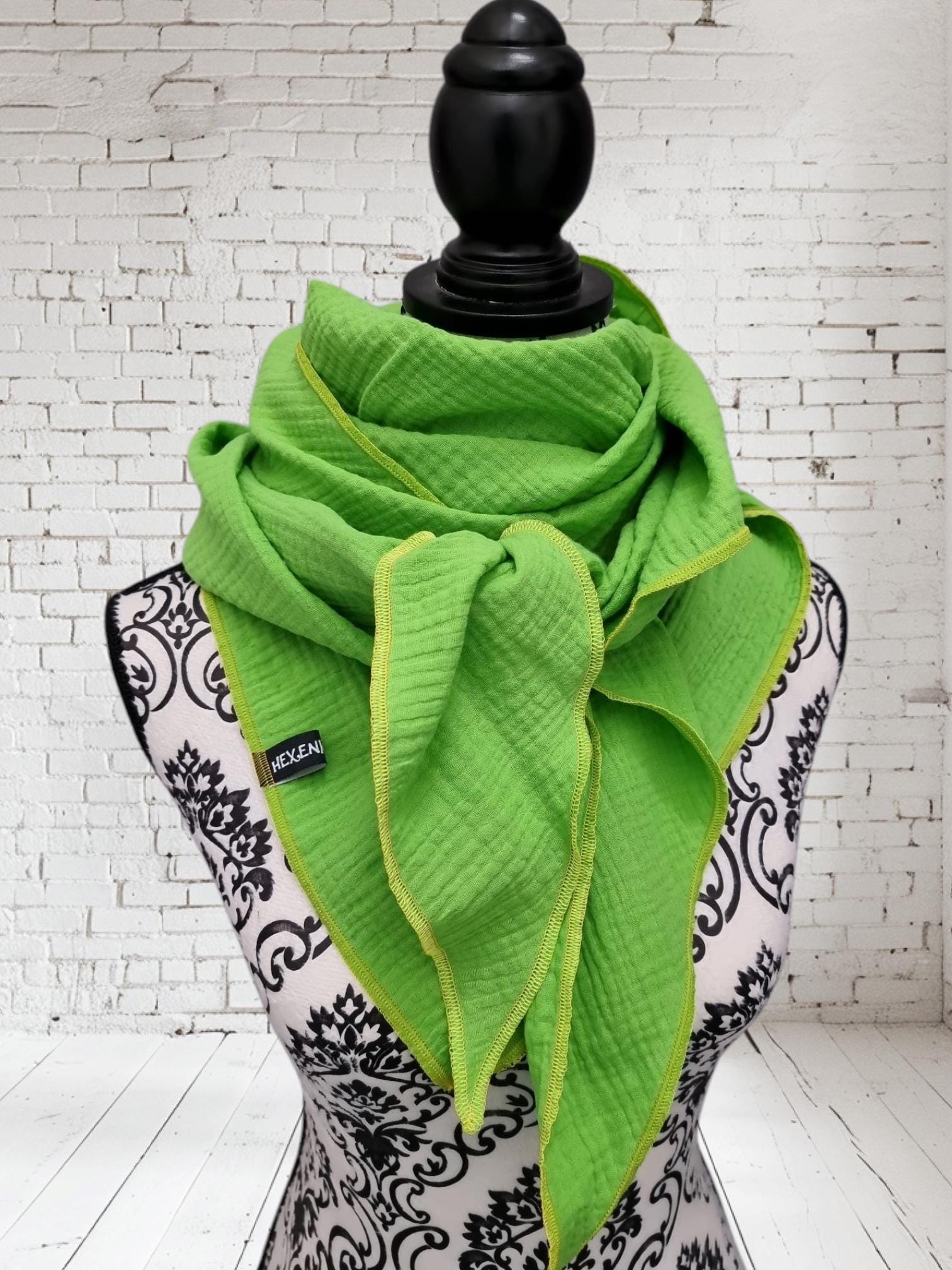 Musselintuch Xxl Tuch Schal Neon Grün Zitronen Gelb Dreieckstuch Sommertuch Halstuch Damenschal Für Damen Randfarbe von Hexenklexe