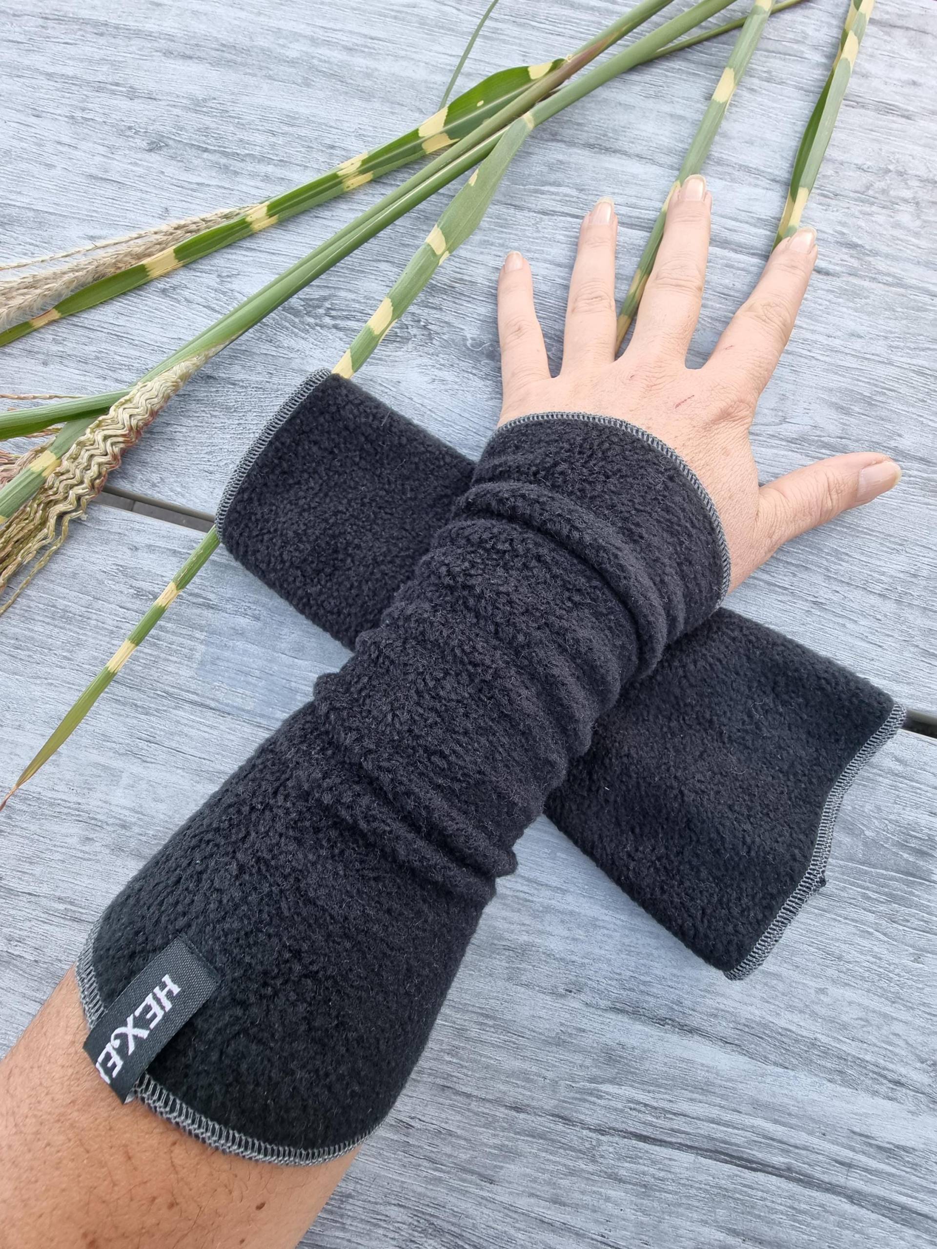 stulpen Aus Fleece, Schwarz, Ohne Daumen von Hexenklexe