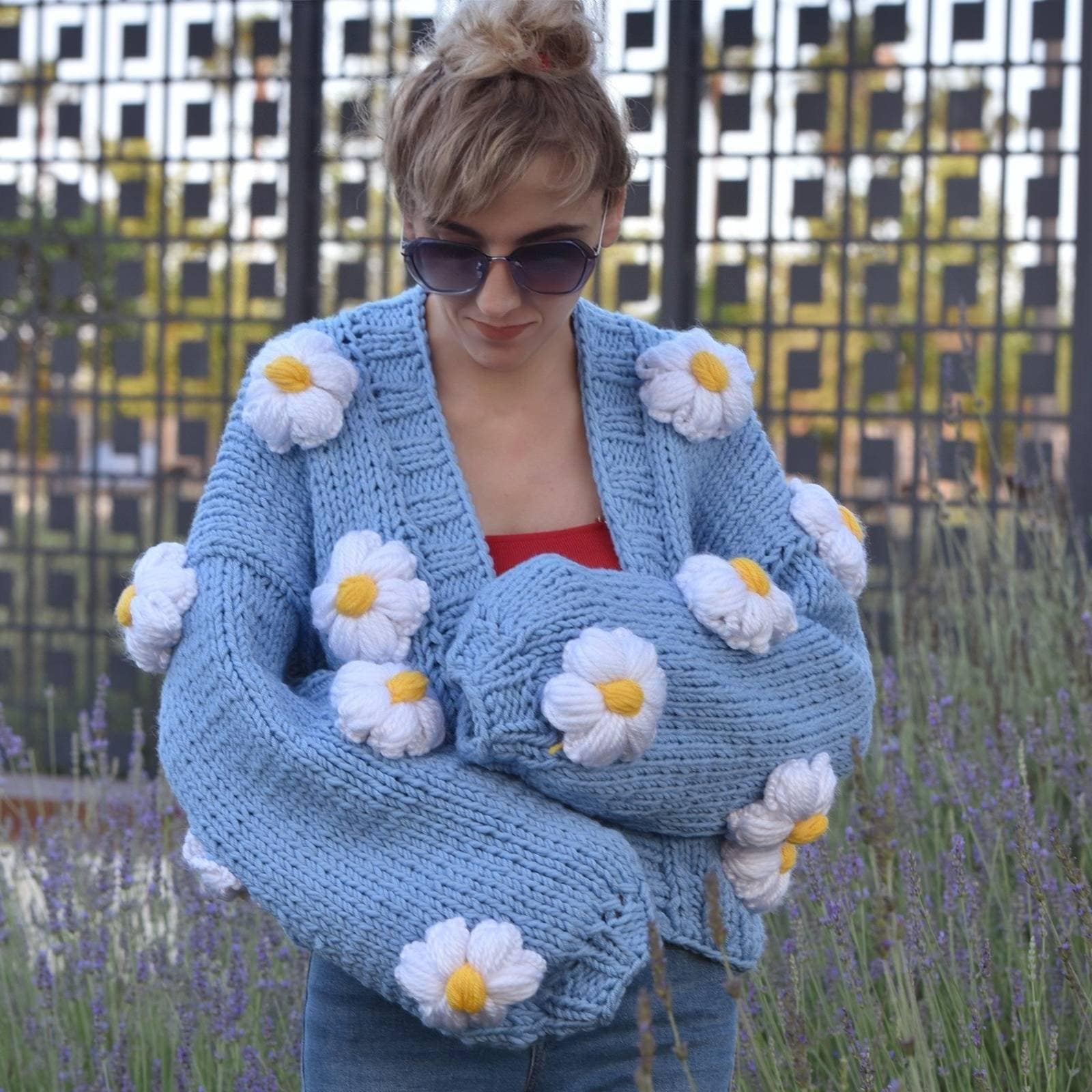 Gänseblümchen-Cardigan, Blauer Dicker Cardigan, Weißer 3D-Motiv-Cardigan, Damen-Sommer-Cardigan, Heyçknitting von HeyCKnittingBoutique