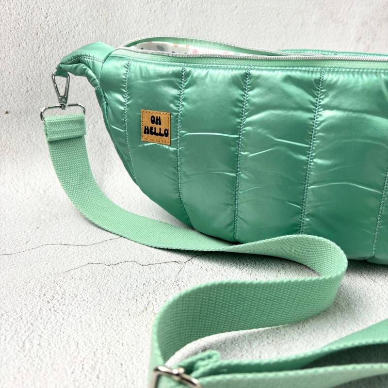 Halfmoon Bag | Moonbag - Steppstoff in Mintgrün Halfmoon Bag | Moonbag - Steppstoff in Mintgrün von HeyHandmadeShop