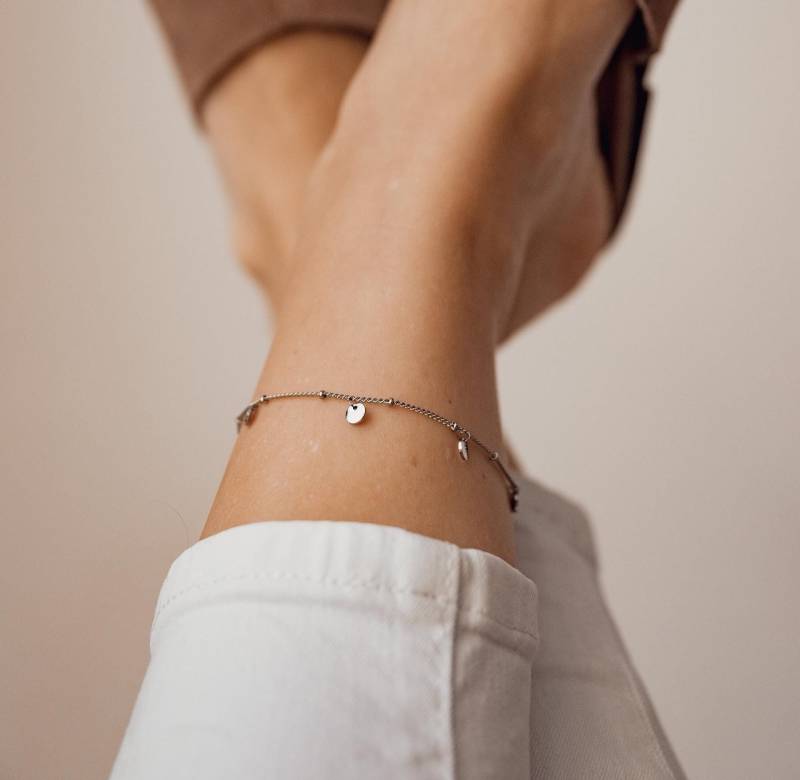 Fußkettchen in Silberfarbe | Feine Fußkette Mit Runden Plättchen Anhängern Damen Edelstahlschmuck von HeyHappinessJewelry