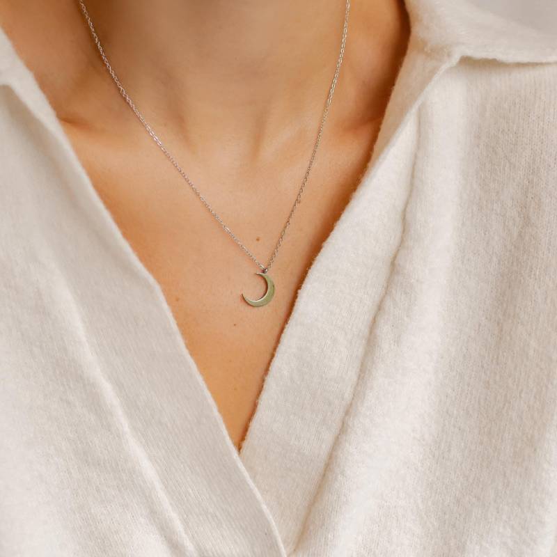 Halbmond Kette in Silberfarbe | Zarte Mit Mond Anhänger Edelstahlschmuck Für Damen von HeyHappinessJewelry