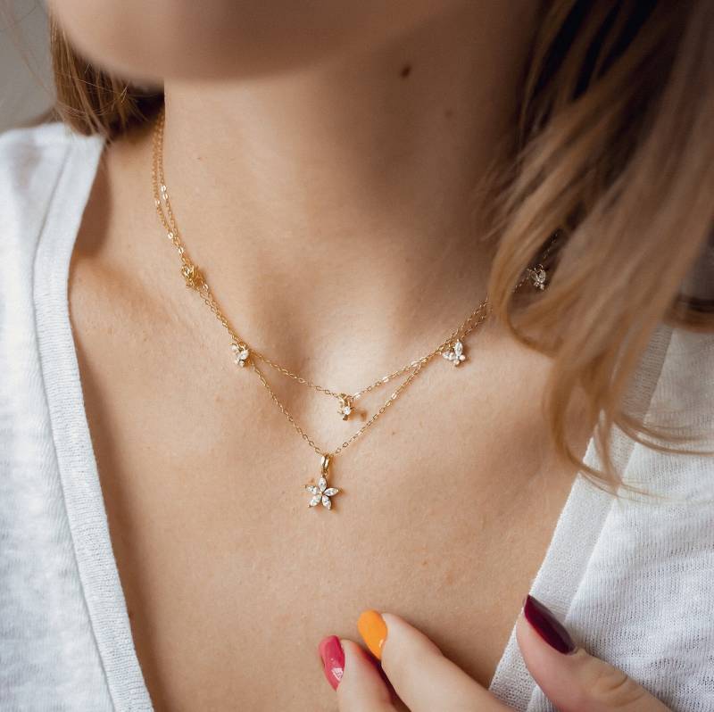 Layering Ketten Set Gold | 2 Sterlingsilber Blumenkette Und Schmetterling Kette Silber 925 Rosé Schmuck von HeyHappinessJewelry