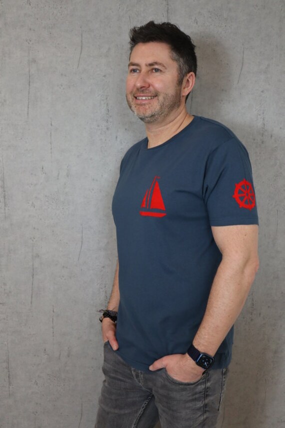 T-Shirt "Sail Away" T-Shirt "Sail Away" von HeyLuKaShop