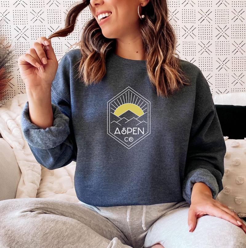 Aspen Colorado Sweatshirt Unisex Baumwoll-Mischung Rundhalsausschnitt von HeyMountains