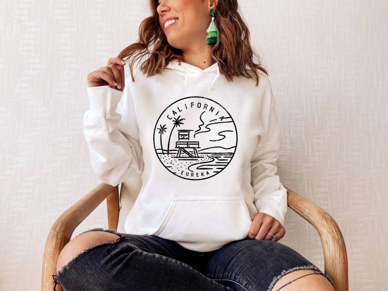 Beunruhigtes Kalifornien Hoodie Unisex State Design Sweatshirt von HeyMountains