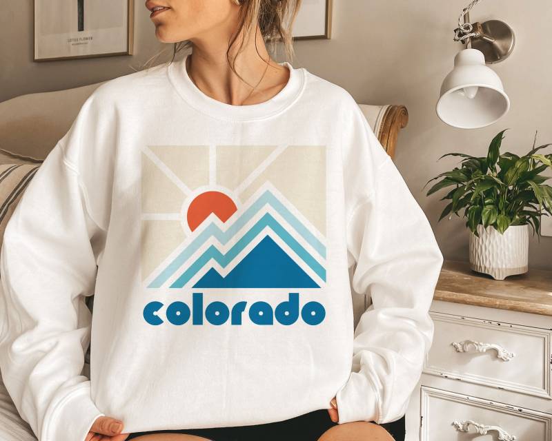 Colorado Unisex-Sweatshirt, Minimal Style Sweatshirt, Mountain Pullover - Personalisierung Verfügbar von HeyMountains