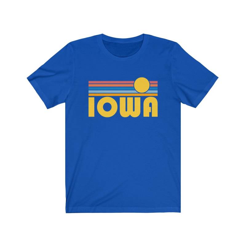 Iowa T-Shirt Retro Sonnenuntergang, Erwachsene Unisex Iowa-T-Shirt - Personalisierung Verfügbar von HeyMountains