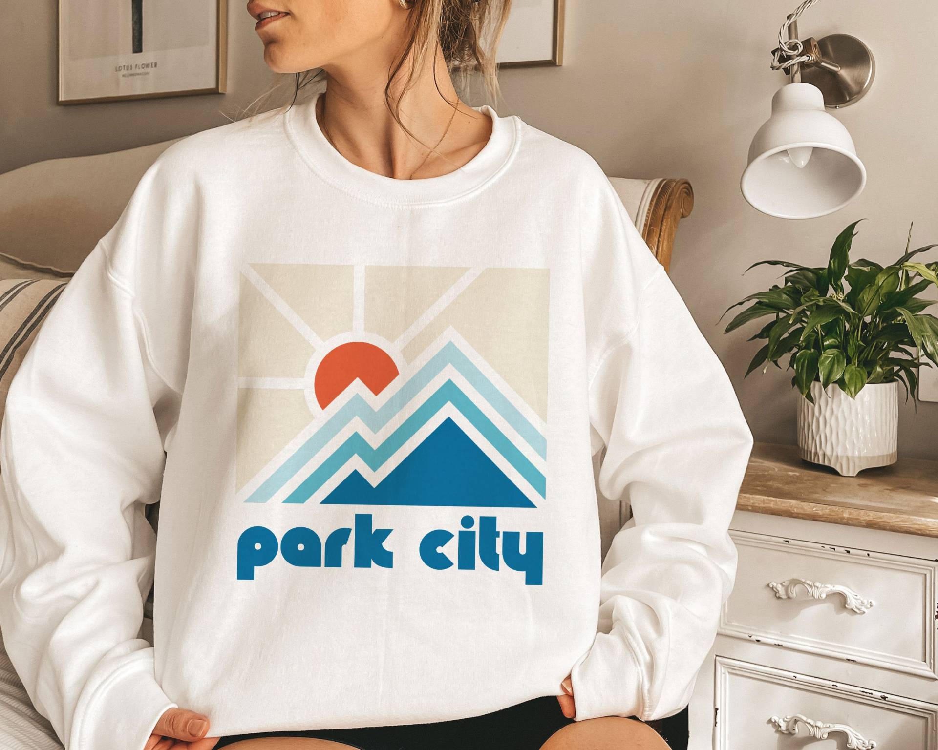 Park City Sweatshirt, Minimal Style Mountain Utah Pullover von HeyMountains
