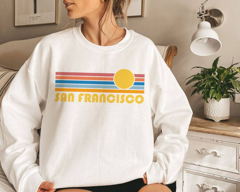 Retro San Francisco Sweatshirt Unisex California Rundhalsausschnitt von HeyMountains