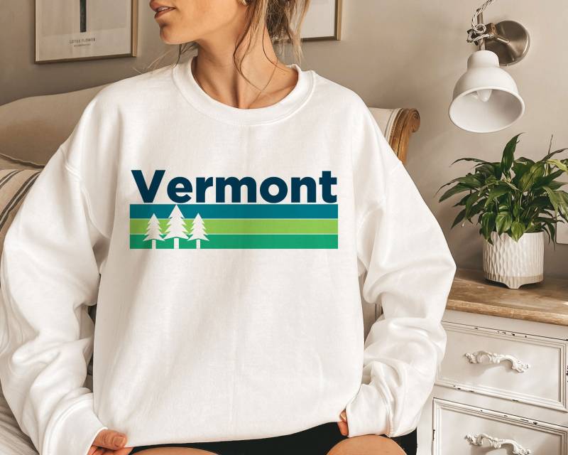 Retro Vermont Sweatshirt Unisex Rundhals Mit Baum-Motiv von HeyMountains