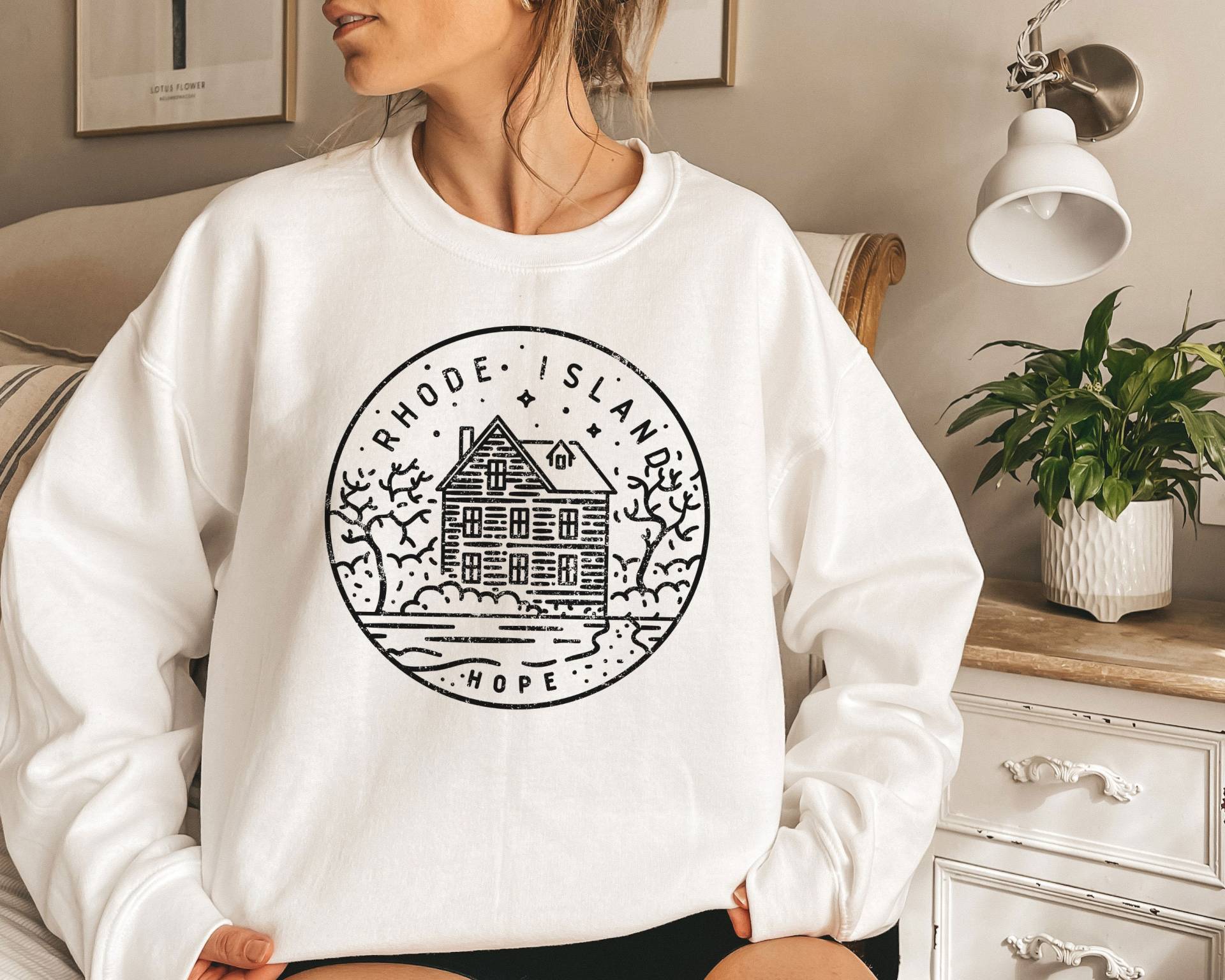 Rhode Island Sweatshirt Unisex Rundhalsausschnitt Im Used-Look von HeyMountains