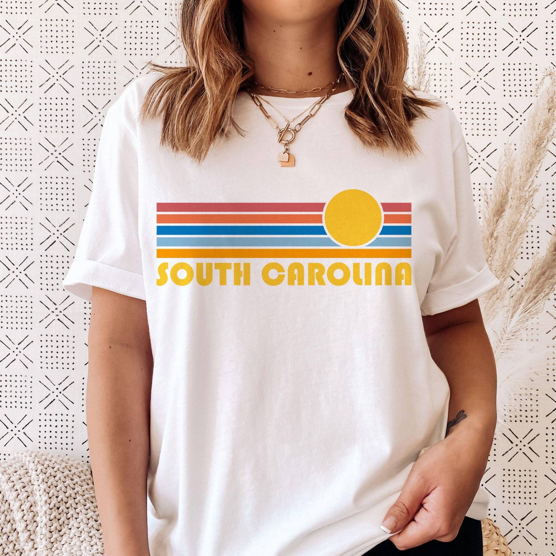 South Carolina Retro Sonnenuntergang Grafik T-Shirt - Unisex Reise Shirt von HeyMountains