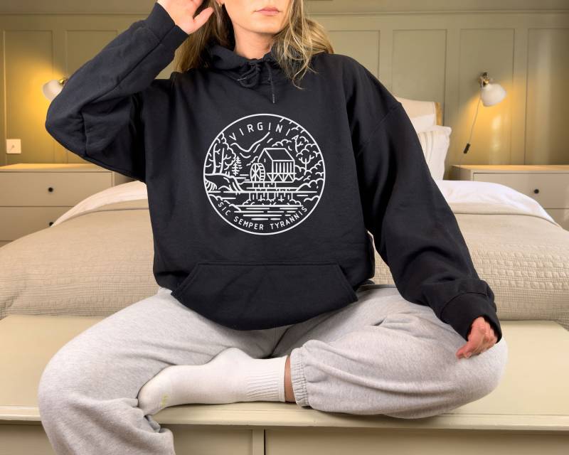 Virginia State Hoodie Unisex Grafik-Sweatshirt von HeyMountains